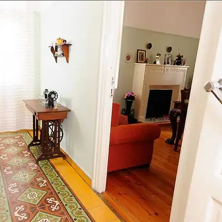 Zeta's Vintage Garden House *