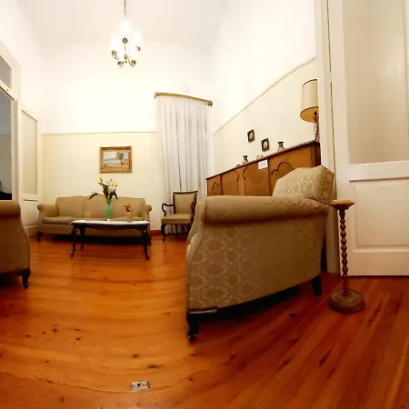 Zeta's Vintage Garden House Villa