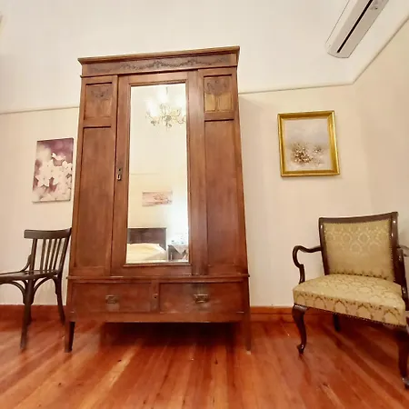 Villa Zeta's Vintage Garden House *